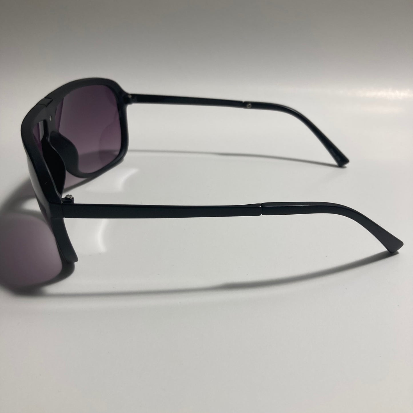 mens and womens black aviator sunglasses