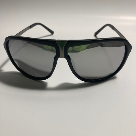mens and womens black and silver mirrored aviator sunglasses