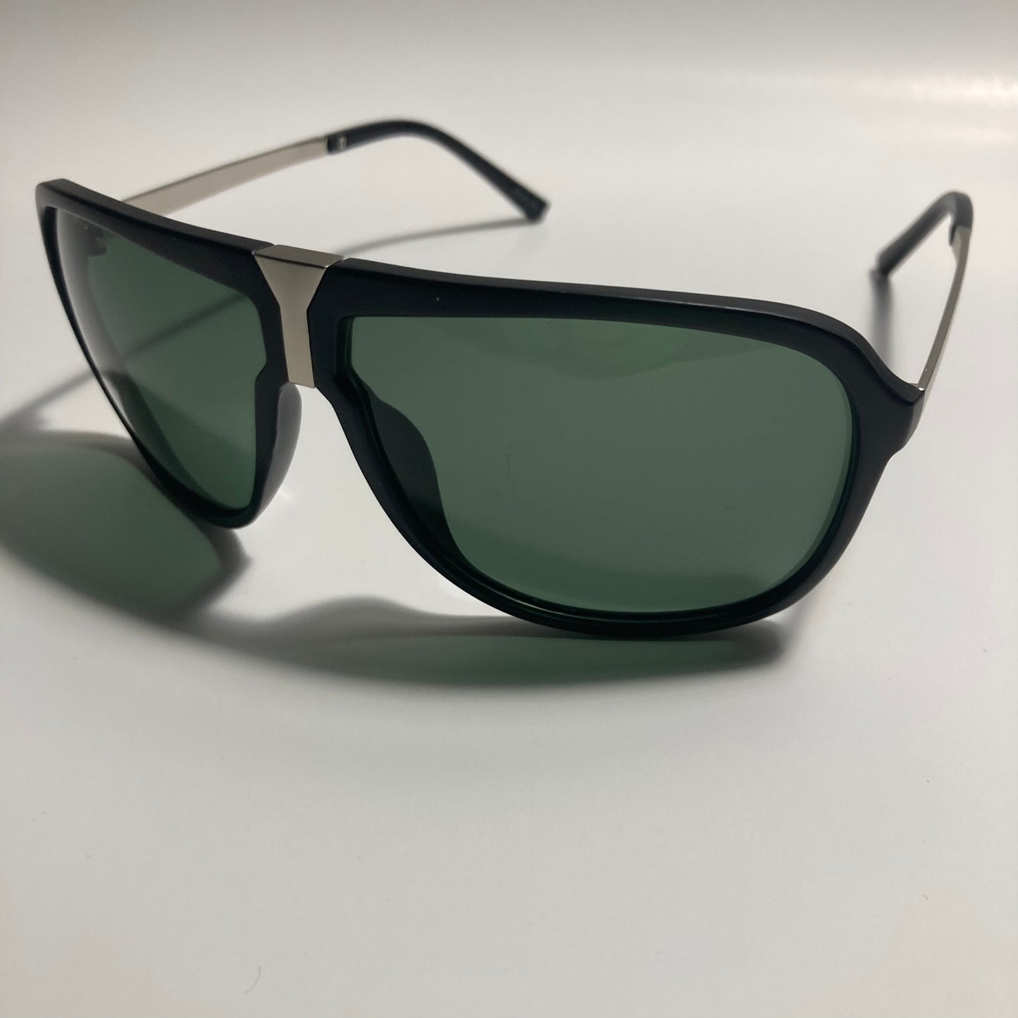 mens and womens black and green aviator sunglasses