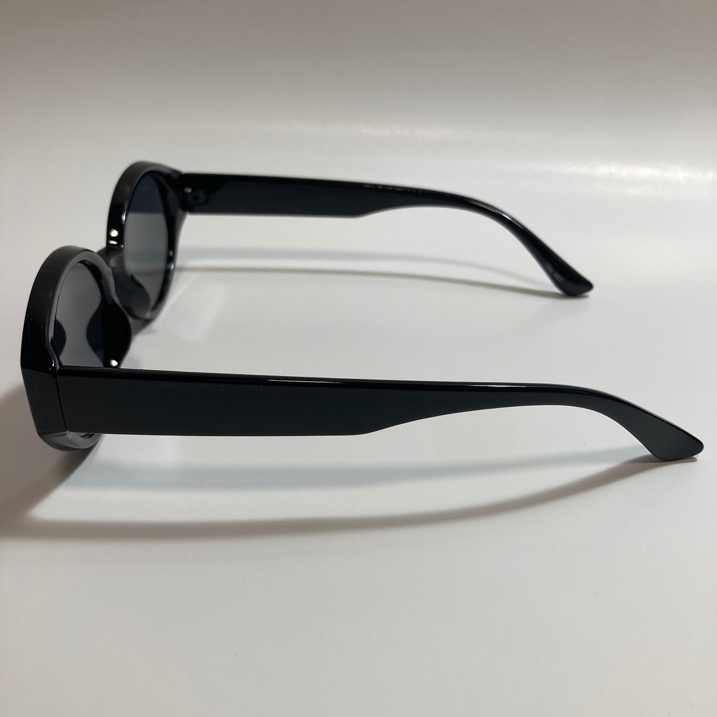 black womens round sunglasses