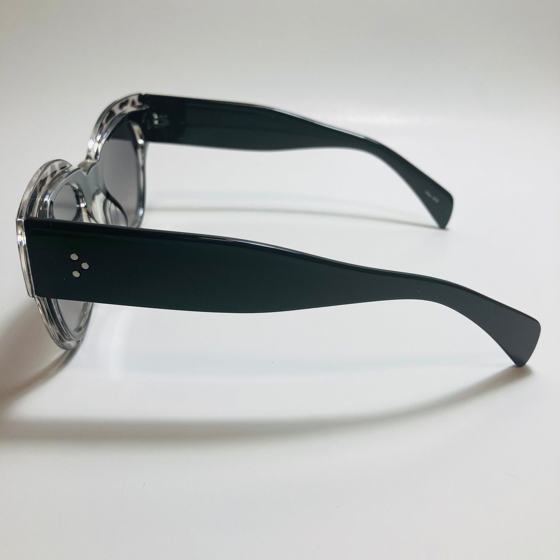 black womens round oversize sunglasses
