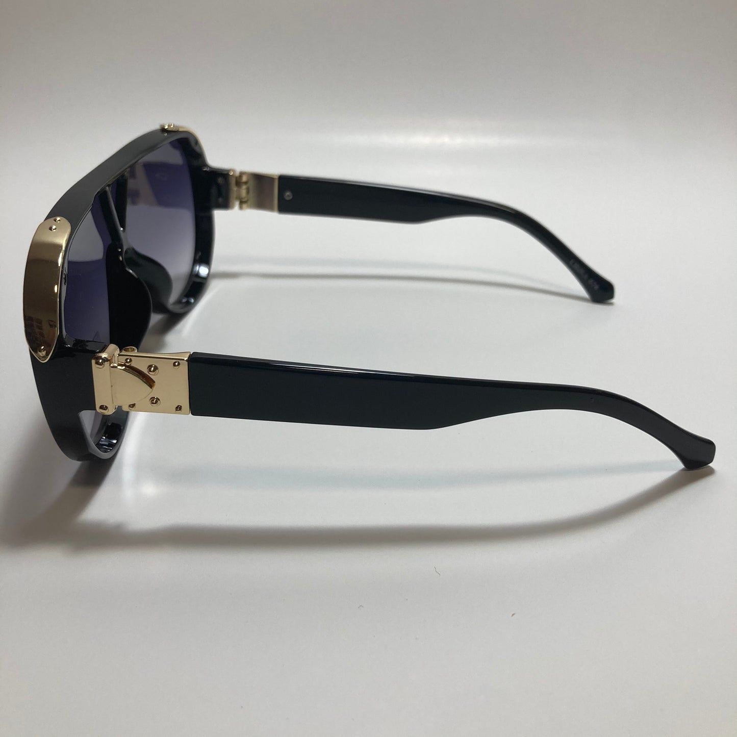 mens and womens black aviator sunglasses
