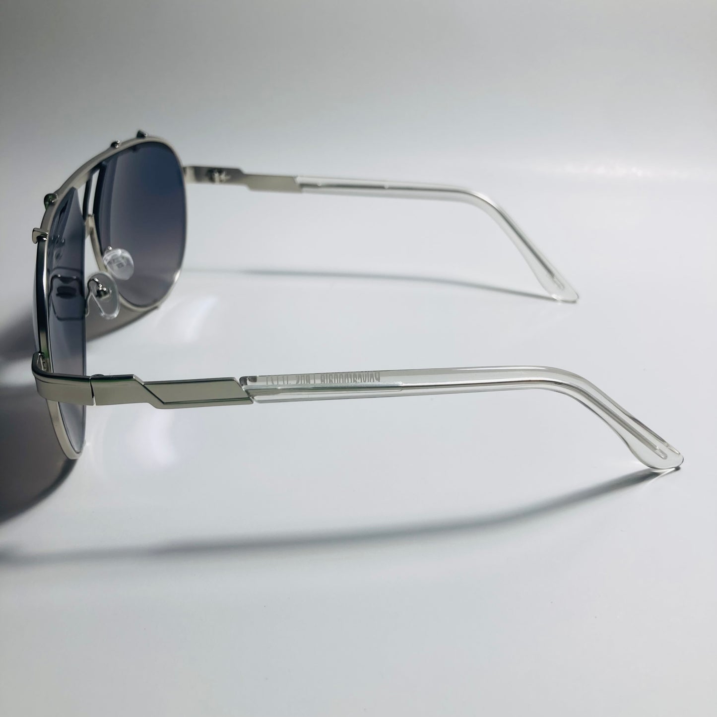 mens and womens silver mirrored aviator sunglasses