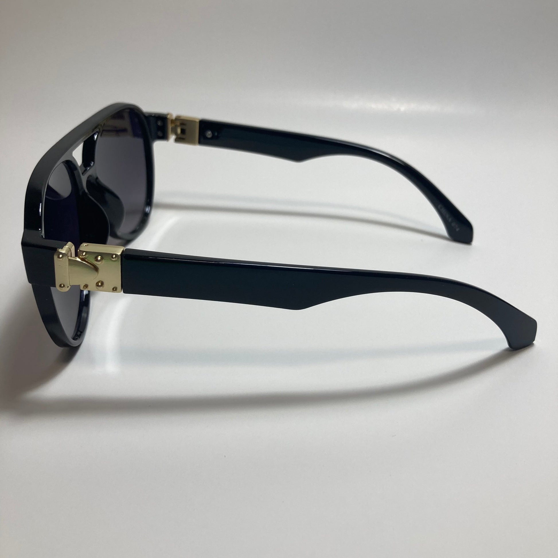 mens and womens black aviator sunglasses