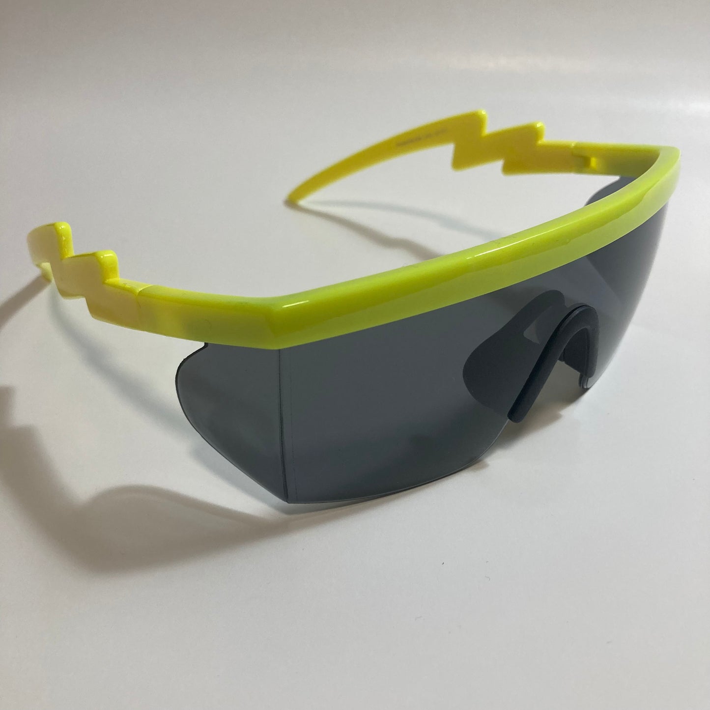mens black and yellow sport sunglasses