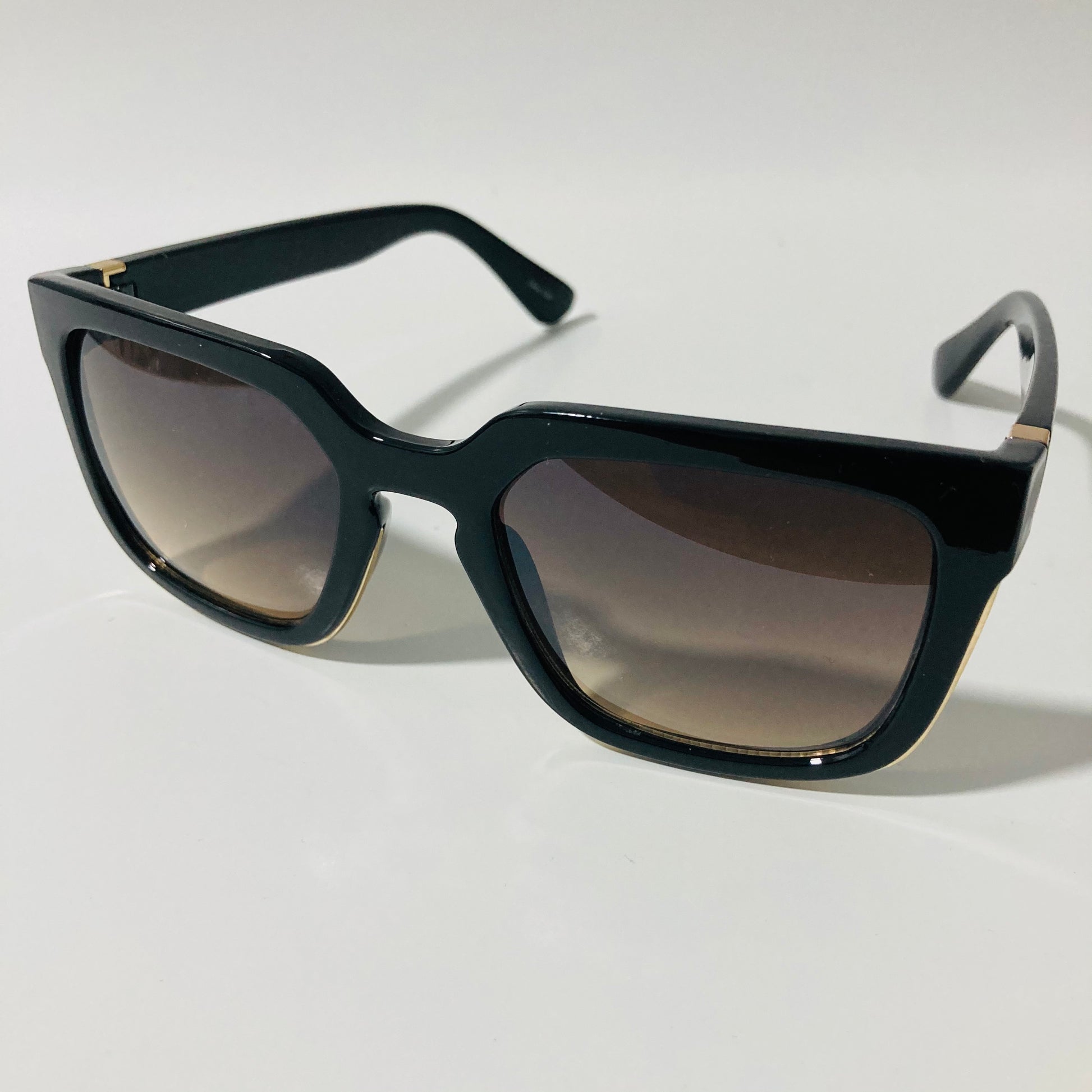mens and womens black square sunglasses