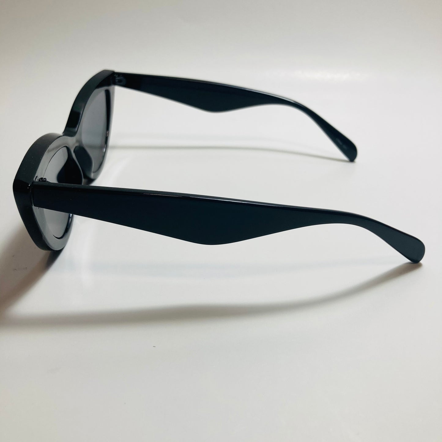 womens cat eye sunglasses black frame with black lenses